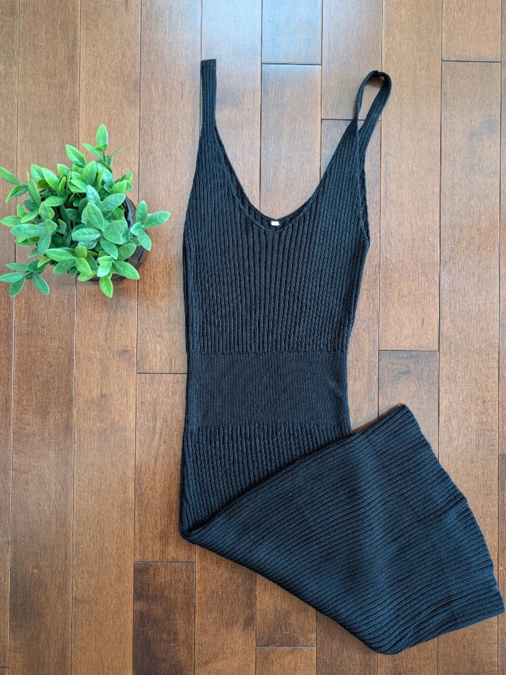 4/$25 KNIT BLACK MIDI DRESS